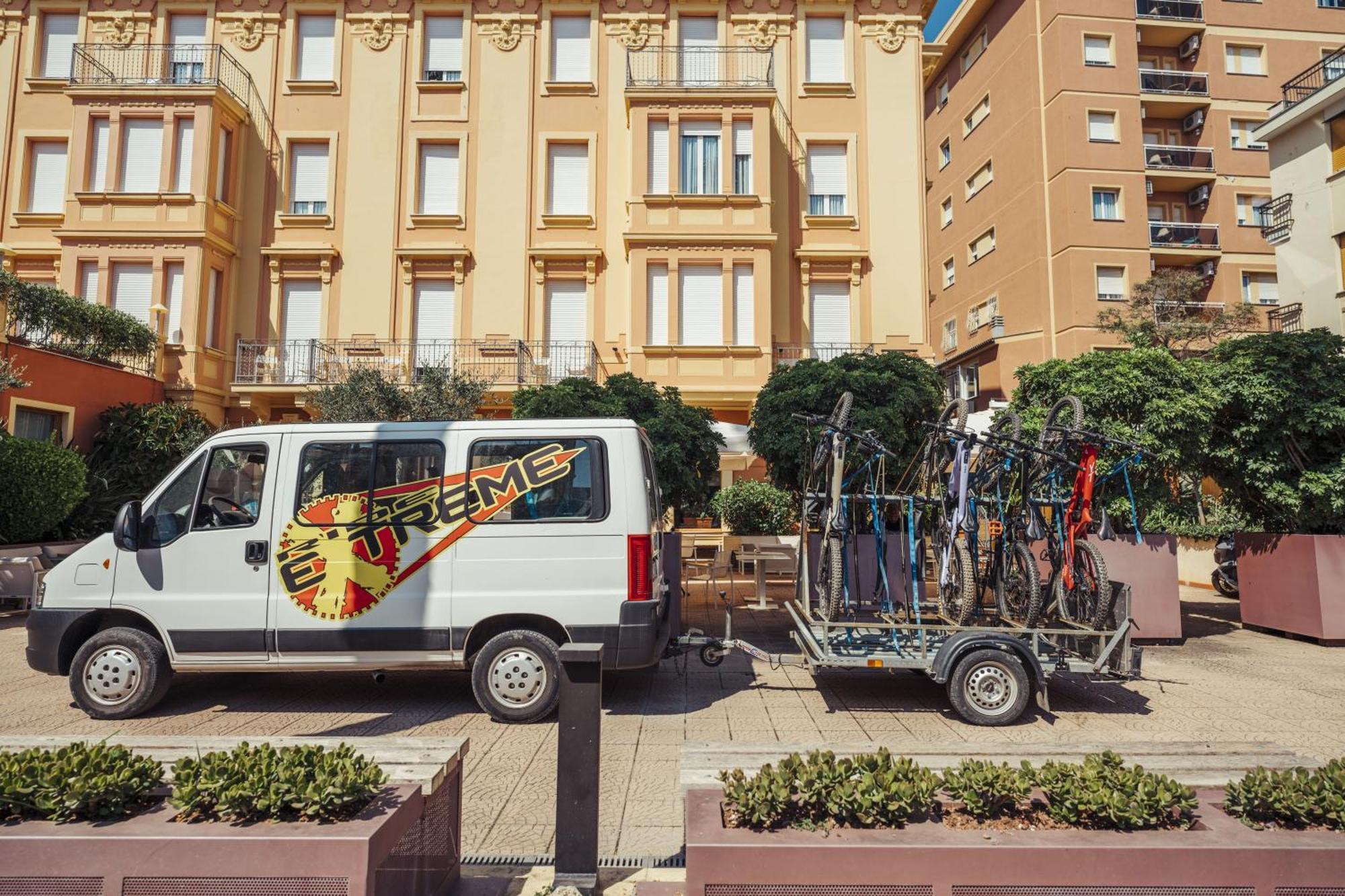 Hotel Garibaldi フィナーレ・リーグレ エクステリア 写真